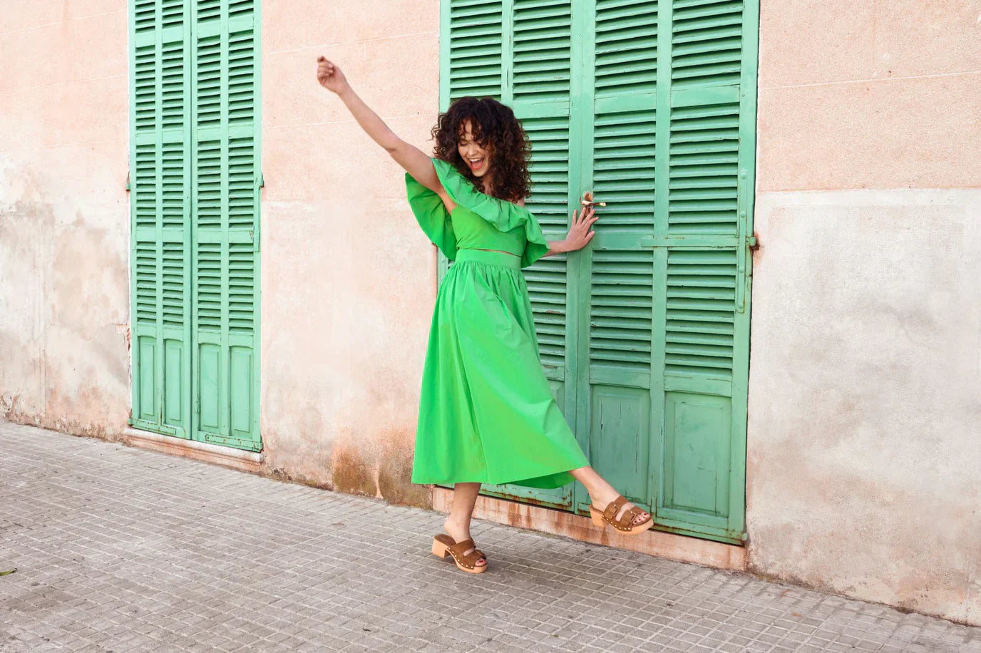 Clogs, clogs, clogs Clogs, clogs, clogs